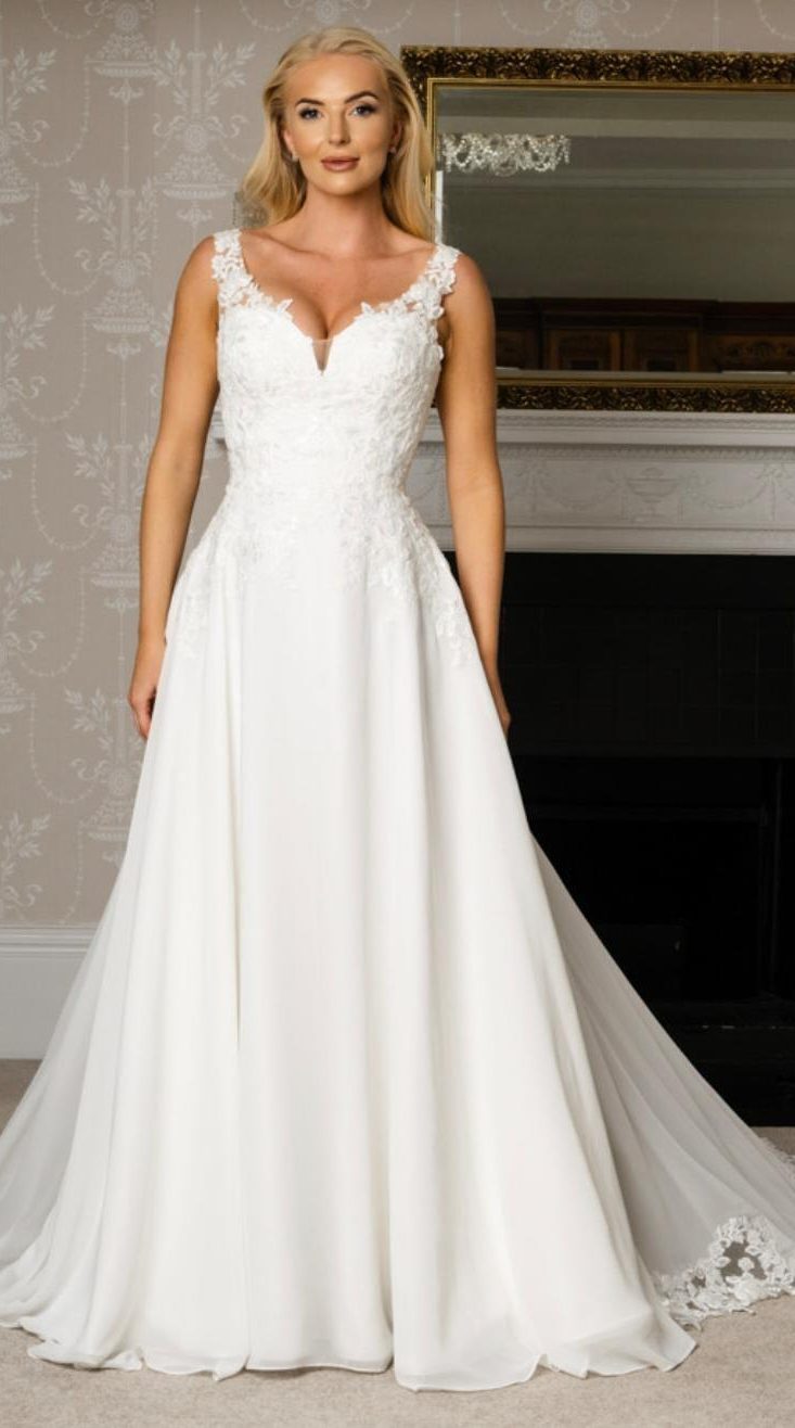 Flowy Dress in white